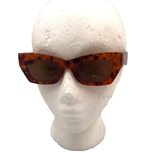 Free People 🕶 Juliet Winged Cat Eye Sunglasses - Picture 5 of 7